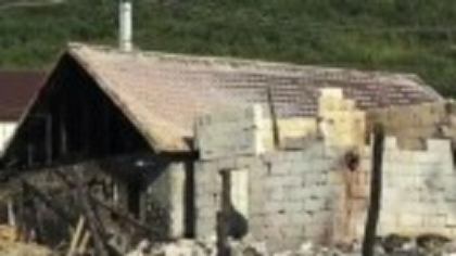 O familie din Iași a rămas fără casă după un incendiu devastator. Au cinci copii și nevoie urgentă de ajutor