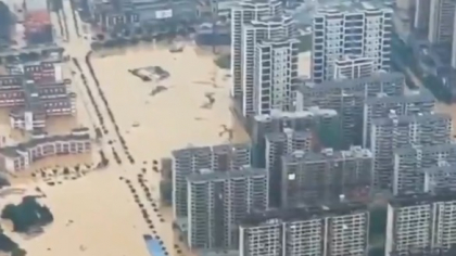 Inundații devastatoare în China: 9 morți, 8 dispăruți și zeci de mii de oameni strămutați