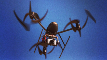 Cum au devenit dronele cu inteligență artificială „noii polițiști” ai SUA: „Oferă șanse mai mari de a identifica suspecții”