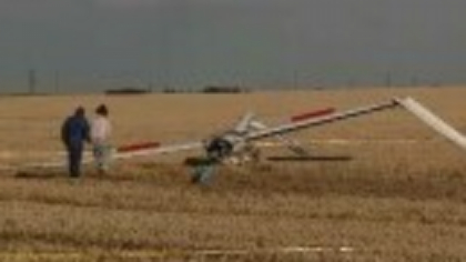 ANIMAȚIE. Filmul tragediei din Olt, unde un tânăr de 24 de ani a murit după ce s-a prăbușit cu planorul pe un câmp. FOTO