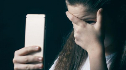 Sfaturi pentru părinți. Cum discuți cu copilul tău despre pornografia online