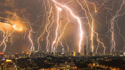BBC Weather anunţă furtuni electrice în Bucureşti şi alte oraşe din România. Cât de mult scad temperaturile