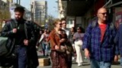 Ce înseamnă pentru economia României o depreciere a monedei naționale. Vor fi creșteri de prețuri pentru noi toți