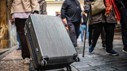 Un deținut din Franța a evadat ca-n filme, îndesat într-o geantă, ascuns printre hainele colegului de celulă