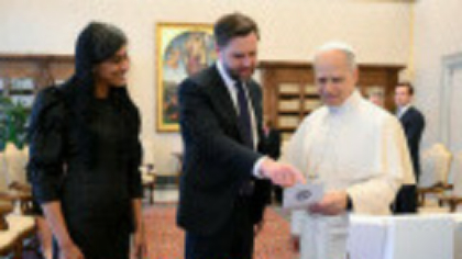 Donald Trump i-a trimis o scrisoare Papei Leon al XIV-lea pentru a-l invita la Casa Albă. FOTO