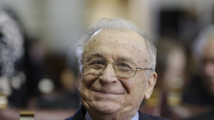 Ce au descoperit oamenii la mormântul lui Ion Iliescu, la aproape 2 luni de la înmormântare. Imaginea spune totul