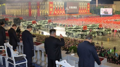 Kim Jong Un prezintă o nouă armă hipersonică și un ICBM modernizat la parada de la Phenian