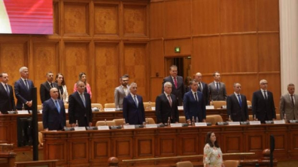 Moțiune de cenzură împotriva Guvernului Bolojan, depusă de AUR. Când va fi dezbătută și votată în Parlament