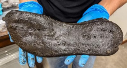 Pantofi romani de dimensiuni neobișnuite descoperiți lângă Zidul lui Hadrian. Misterul soldaților înalți de la Magna