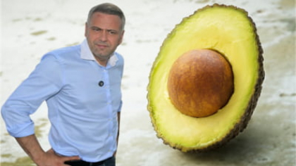 Ministrul Agriculturii a descoperit de ce crește deficitul: Oamenii mănâncă avocado. "Dacă nu vrem să mâncă roșii cu brânză de la țăranii români..."