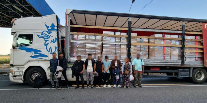 Cetățeni din Siria, Egipt şi Sri Lanka, fără drept de a călători în spaţiul Schengen, depistaţi ascunşi într-o semiremorcă, în apropiere de Nădlac
