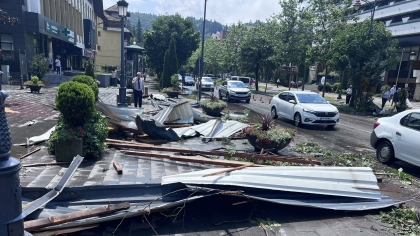 Sinaia sub asediul naturii: 55 de intervenții, 16 răniți și pagube însemnate