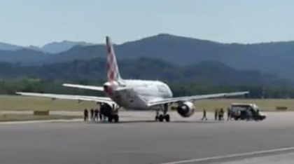 Bărbatul care a murit pe pista aeroportului din Bergamo s-a aruncat intenționat în motorul avionului
