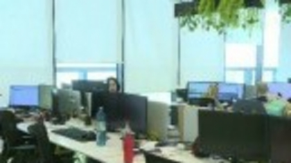 Studiu: Dacă, după alegeri, România s-ar îndepărta de Vest, unii antreprenori se așteaptă să concedieze angajați