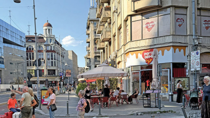 Canicula a golit Calea Victoriei: „Preţurile sunt mari, dar vibe-ul general e plăcut“. În mod obişnuit, Calea Victoriei este unul dintre cele mai căutate spaţii pentru promenadă