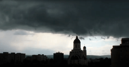 Alertă meteo: Fenomene extreme lovesc zona montană a județului Bacău. A fost emis cod portocaliu