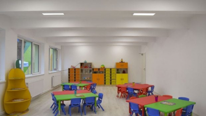 Fetița opărită cu ciorbă la grădiniță, în Constanța, despăgubiri de 25.000 de euro. Educatoarele n-au cerut ajutor la 112