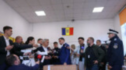 Cine a decis ca George Simion și Călin Georgescu să nu dea declarații în secția de votare. „Nu e foarte frumos ce aţi făcut”