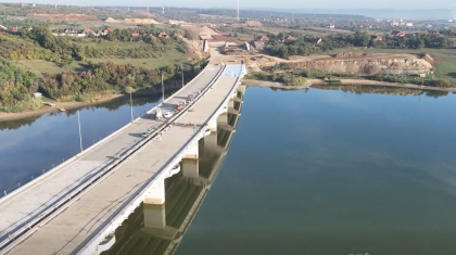 Cum arată șantierul pe tronsonul Suplacu de Barcău – Chiribiș, parte din A3. Construcții Erbașu: „E dovada că atunci când spui ‘se lucrează”, chiar se construiește” (VIDEO)