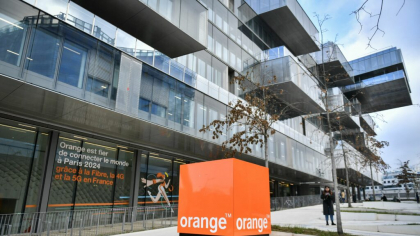 Explozie la sediul Orange din Paris. Mai mulți angajați răniți grav, 80.000 de utilizatori afectați