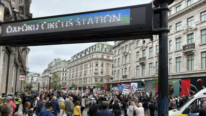 Revolta britanicilor. Mii de oameni protestează la Londra împotriva banchetului lui Trump