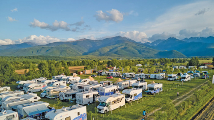 Şase ani de Afaceri de la zero şi primii noştri milionari: Joy2Wander a pornit cu o rulotă în 2015 şi a ajuns la afaceri de 1,3 milioane de lei anul trecut. „Am organizat şi roadtripuri tematice în ţară şi în Europa şi un festival, JoyFest“