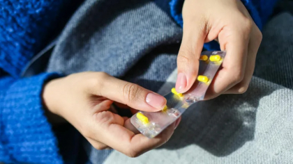 LISTA medicamentelor interzise în vacanță. Pastilele care te pot trimite după gratii