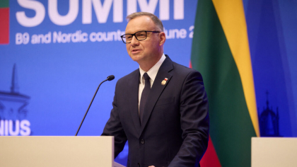 Președintele Poloniei în funcție cere Ucrainei să rămână calmă, în timp ce succesorul său preia conducerea