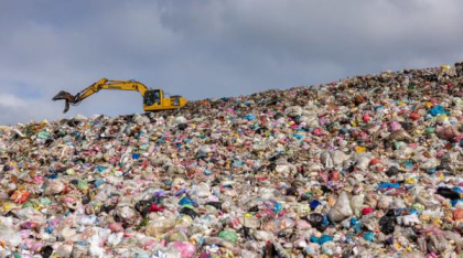 Amenzi de aproape 2 milioane de lei după controalele la gropile de gunoi. Ce nereguli s-au găsit: „Avem o mare problemă”