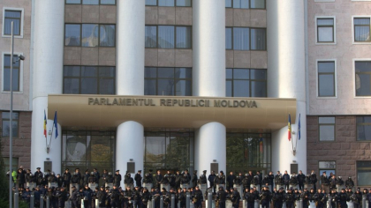 Ce partide candidează la alegerile parlamentare din Republica Moldova și ce șanse au