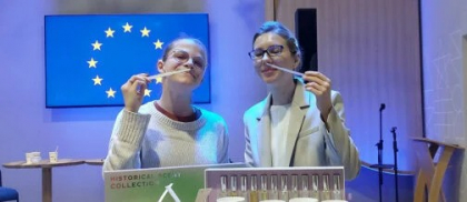 Mirosurile Europei de altădată, inclusiv cel al iadului, prind din nou viață cu ajutorul AI