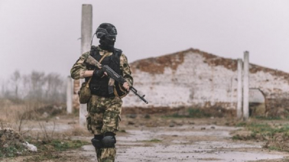 Ce înseamnă când visezi uniformă militară