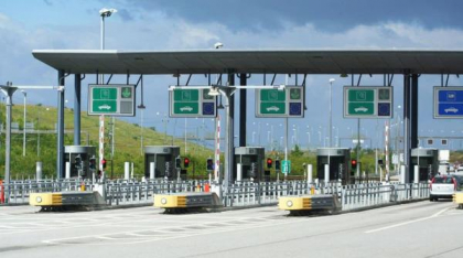 Prețul rovinietei se dublează: Crește și taxa de pod. Guvernul a aprobat noile tarife. De când se aplică
