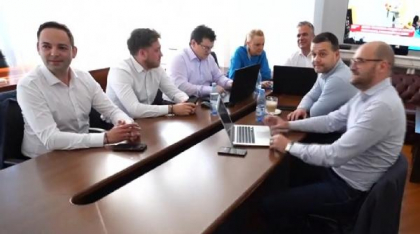 În centrul de comandă al campaniei  lui Crin Antonescu: Suntem optimişti