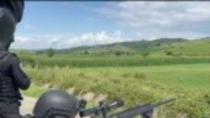 Polițiștii români au adus ”artileria grea” în căutarea criminalului Emil Gânj. La operațiune au fost mobilizați și lunetiști