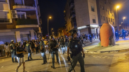 Violențe anti-imigranți în Spania. Mai multe persoane rănite în a doua noapte de proteste