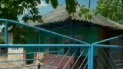 Două copile din Iași ar fi fost violate de mai multe ori de iubitul surorii lor mai mari. Tânăra ar fi vrut să se răzbune
