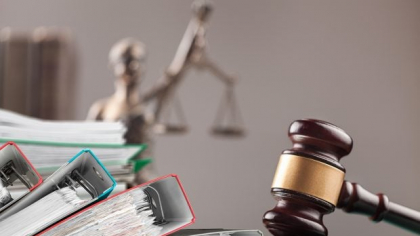 Dosare grele aflate de 12 ani în instanță, cu prejudicii de zeci de milioane de euro.  Judecătorii se plâng de volumul de muncă, dar țin dosarele pe loc până la prescrierea faptelor