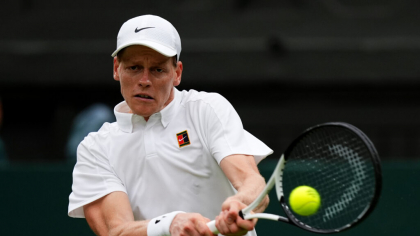 Sinner trece de Djokovic și se califică în premieră în finala de la Wimbledon