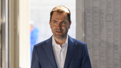 Drulă: Ne împrumutăm mai mult decât plătim pe pensii în România
