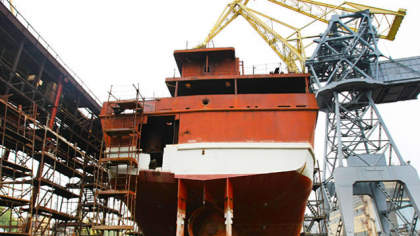 Bursă. Şantierul Naval Severnav a semnat contracte de livrări nave de 33 mil. euro pentru 2025-2026, de patru ori peste capitalizarea companiei. Acţiunile SEVE se tranzacţionează în creştere cu 7% în ultimul an, însă pe tranzacţii infime. Ieri după-amiază, cotaţia se aprecia cu 30%, pe un rulaj de 23.000 de lei