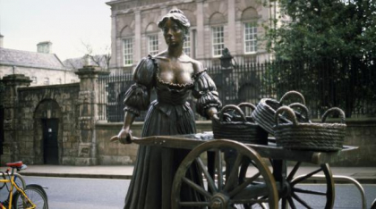 Dublin-ul a interzis atingerea sânilor unei statui celebre. Gestul se presupune că aduce noroc, dar nu toată lumea este mulţumită